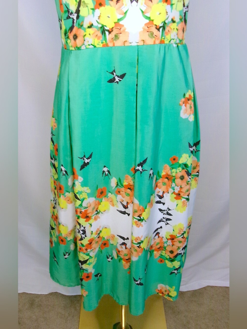 Rabbit Rabbit Rabbit Green Floral V-Neck Maxi Dress - Picture 3 of 8